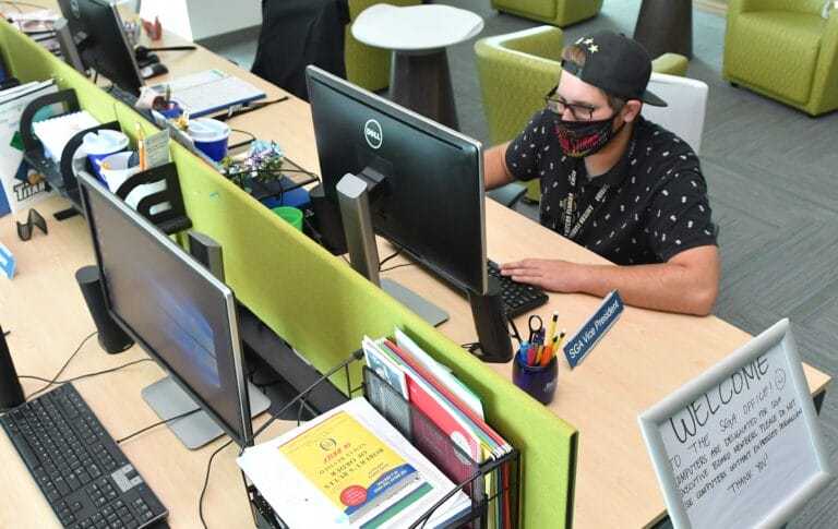 Exploring Virtual Learning's Impact on Higher Education Students