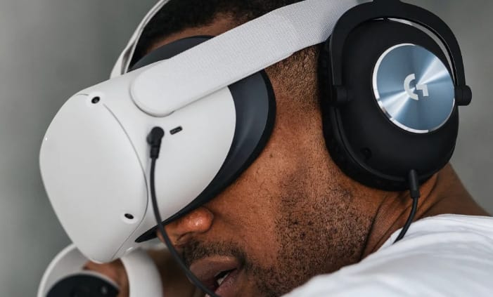 Can I Use Travel Headphones With My Vr Headset